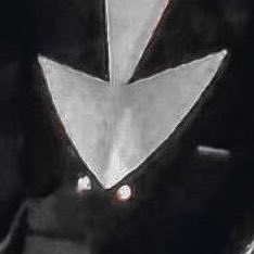 real_xstrive's tweet photo. 僕はVECTORSのRLHSにおいて、デザインの発案と監修を担ってきた。

この3人の胸部シンボルには、共通して『V』字状の意匠を組み込んでいる。 https://t.co/0nu7MxLvVB