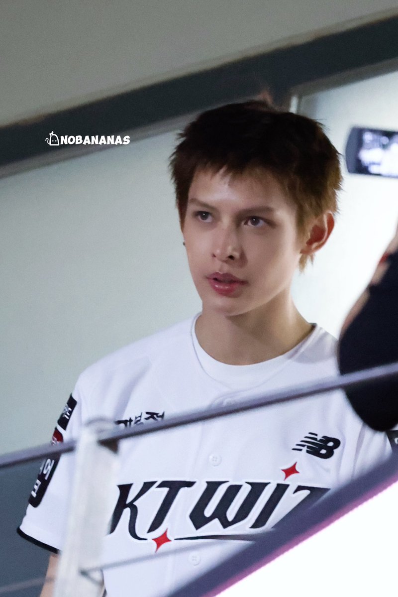 Nobananas tweet media