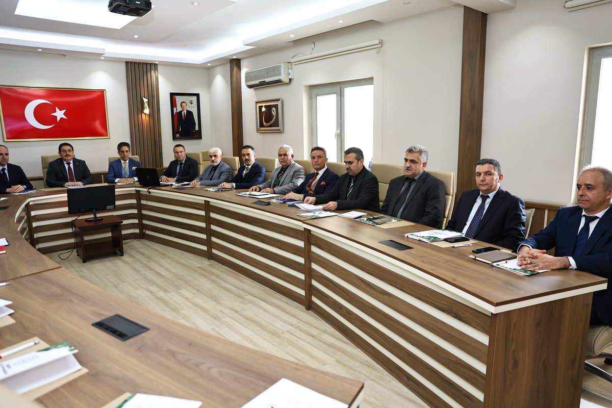 İl Millî Eğitim Müdürümüz Coşkun Bakırtaş (<a href="/coskunbakirtas/">Coşkun BAKIRTAŞ</a>) başkanlığında, il yöneticilerinin katılımıyla, 2025-2026 eğitim-öğretim yılı süreç değerlendirme toplantısı gerçekleştirildi.

📍<a href="/sakaryamem/">Sakarya İl Millî Eğitim Müdürlüğü</a> Toplantı Odası

<a href="/tcmeb/">Millî Eğitim Bakanlığı</a>
<a href="/Yusuf__Tekin/">Yusuf Tekin</a>
<a href="/dogan_rahmi/">Rahmi Doğan</a>