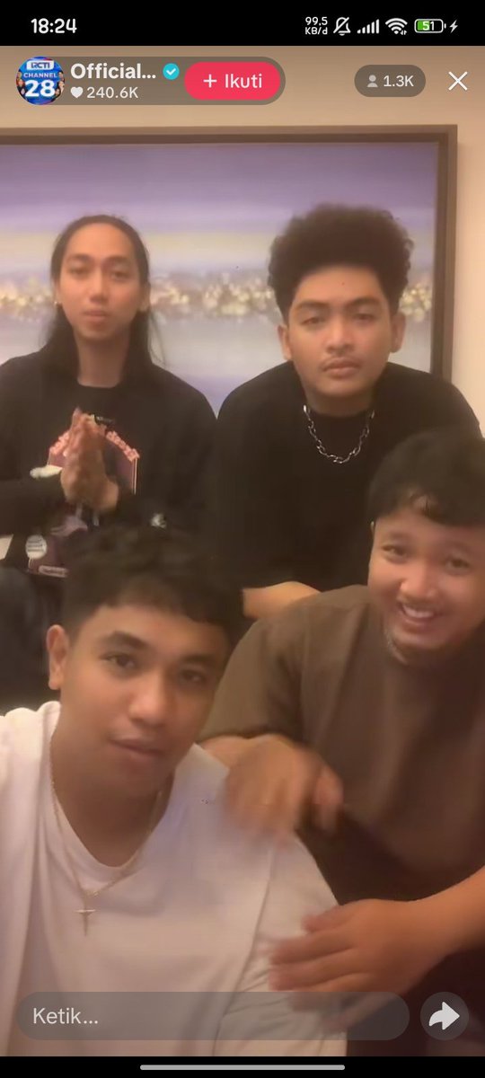 damn🌷 tweet media