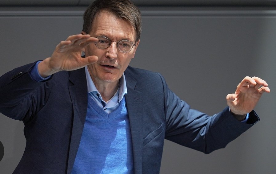 Prof. Karl Kautabak Gesundheitsminister Satire tweet media