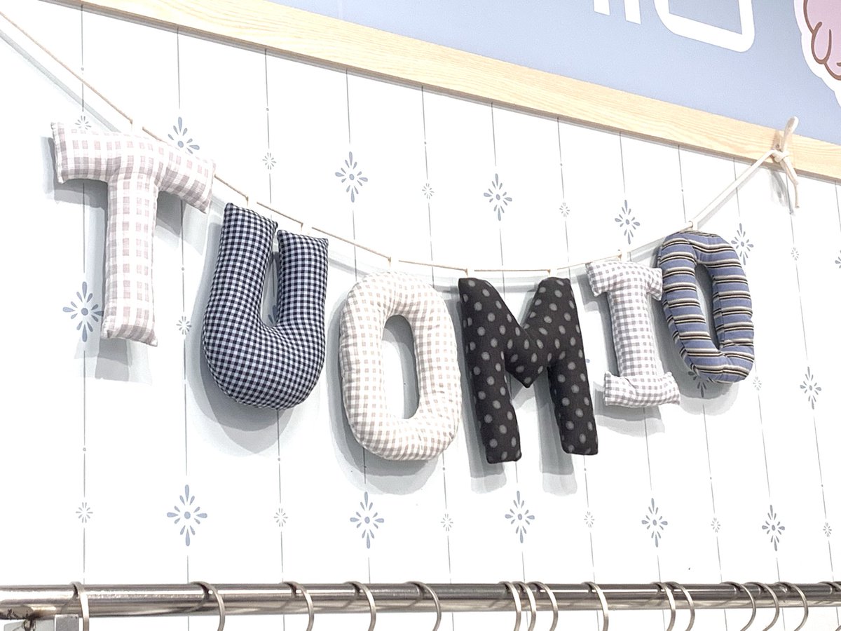 글리띠 tweet media