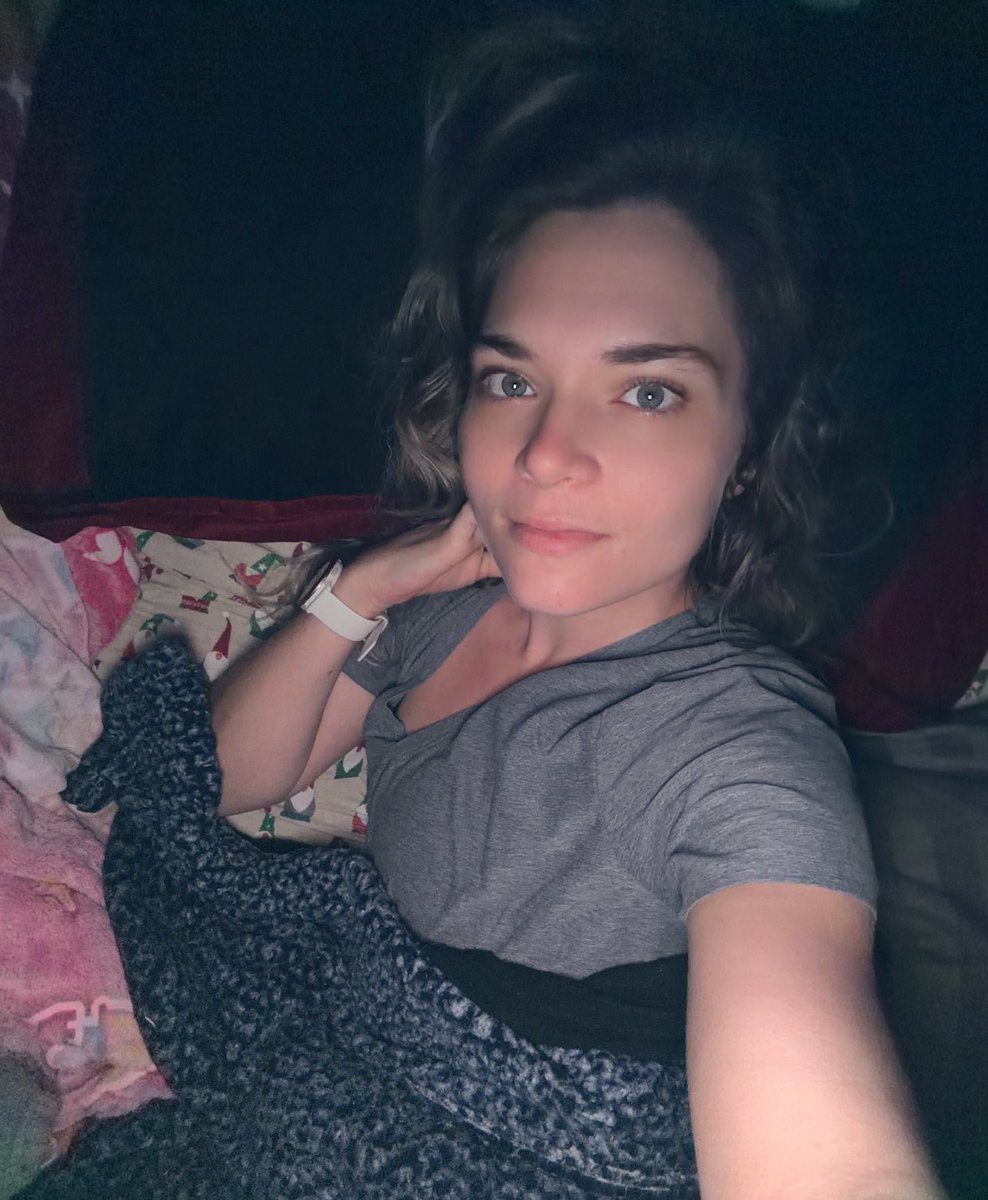 ╭༺♡༻─ Isa ─༺♡༻╯ tweet media