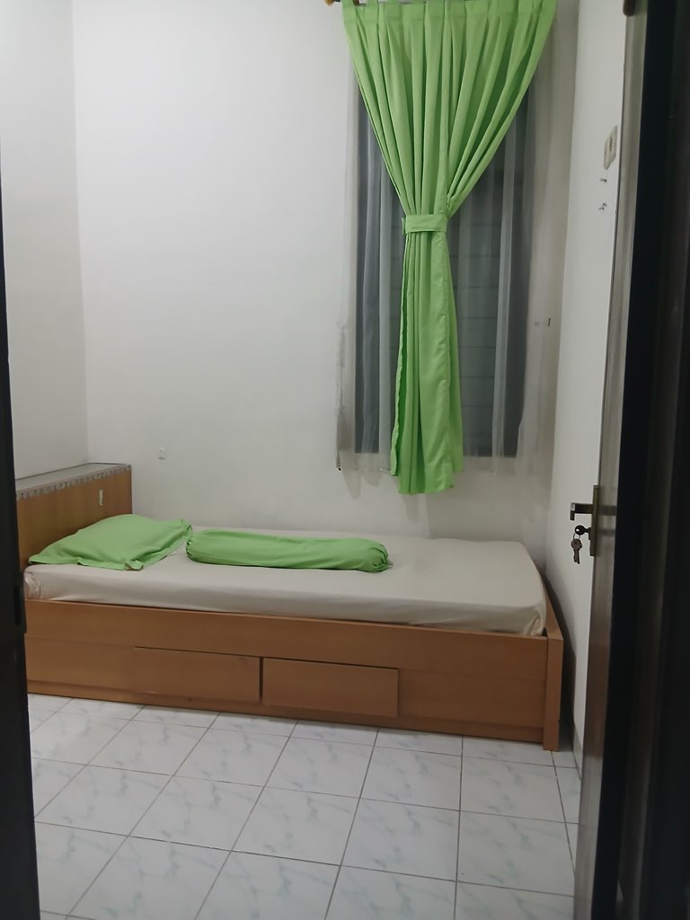 kosan_yk's tweet photo. info kos area uny ugm tepatnya di pogung lor 950k non ac

Berikut fasilitasnya :
Kamar mandi dalam
Include listrik dan wifi
Bed, meja, kursi, lemari
Akses kunci 24 jam
Cleaning seminggu sekali
Dapur bersama
Dispenser bersama
Kulkas bersama
Include sprei https://t.co/ywOvNO5Sii