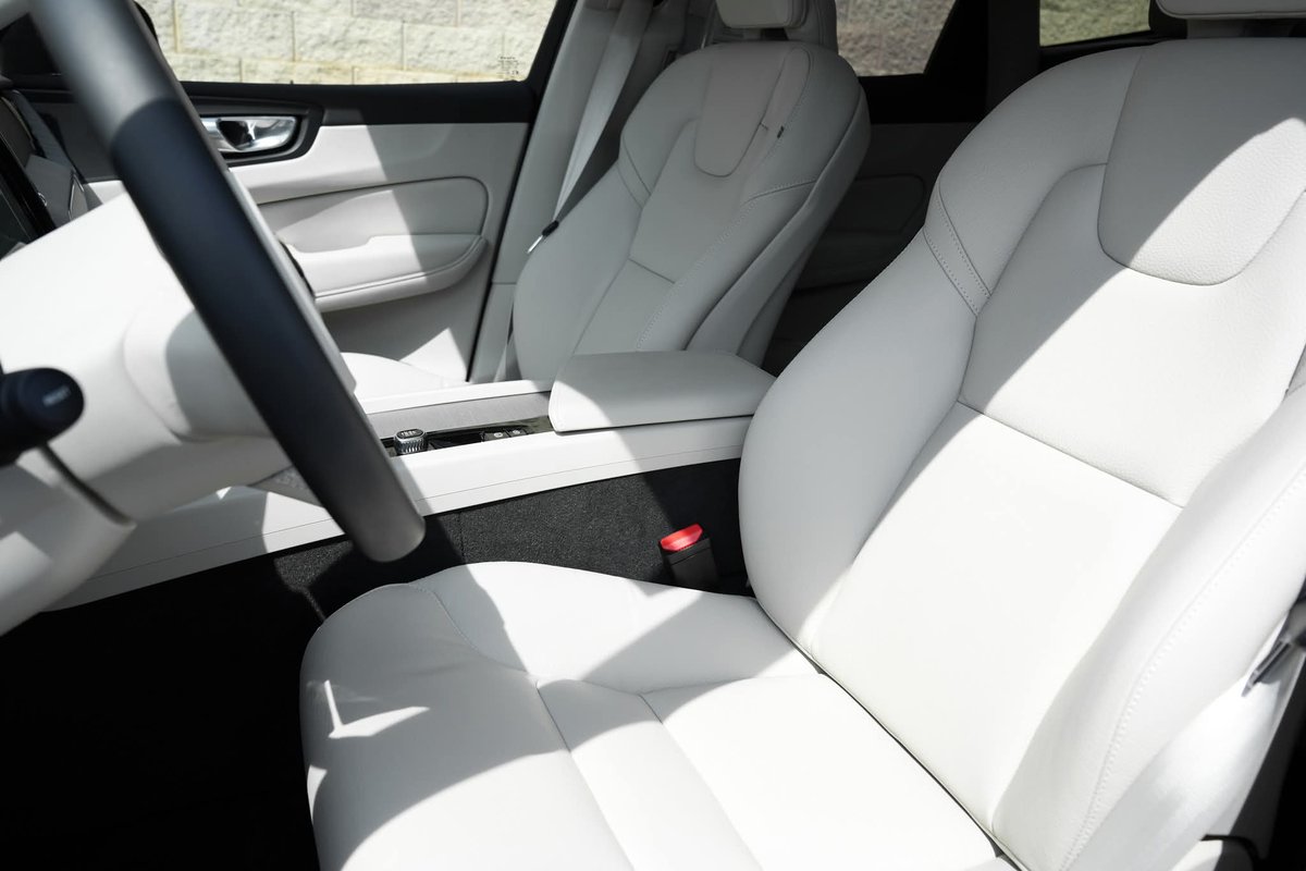 youngervolvo's tweet image. 🇸🇪 MADE IN SWEDEN!!!

👉 2025 #Volvo XC60 Plug-In Hybrid
👉 Miles: 4,339
👉 Younger Price: $51,945

💻 More information-&amp;gt; VolvoCarsHagerstown.com