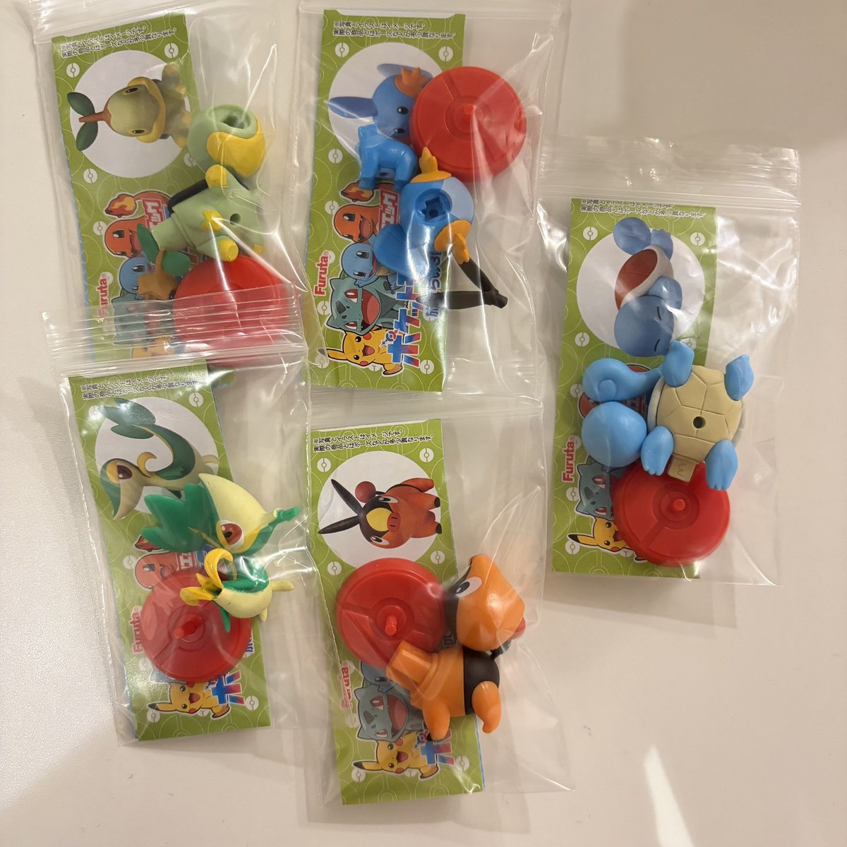 S96868061's tweet photo. 【交換】ポケットモンスター　ポケモン　チョコエッグ　旅立ちの3匹

譲：ポカブ、ナエトル、ツタージャ、ゼニガメ、ミズゴロウ

求：フシギダネ、ポッチャマ、ミュウ

すべてリーフレットあり。
郵送もしくは大阪市内手渡し。
検索からもお気軽にお声掛けください。 https://t.co/XvLuWlDXjd