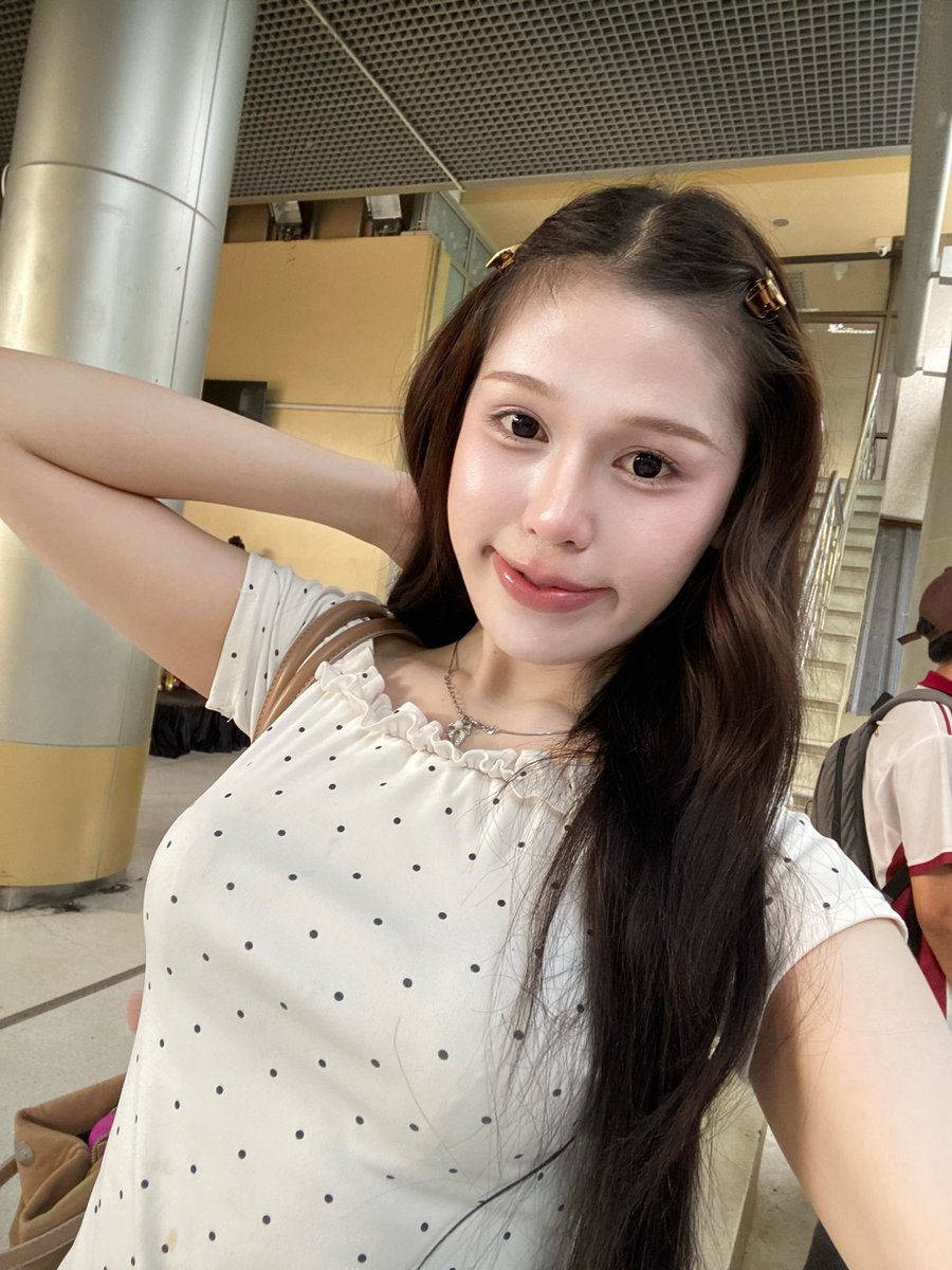 รรินนน tweet media