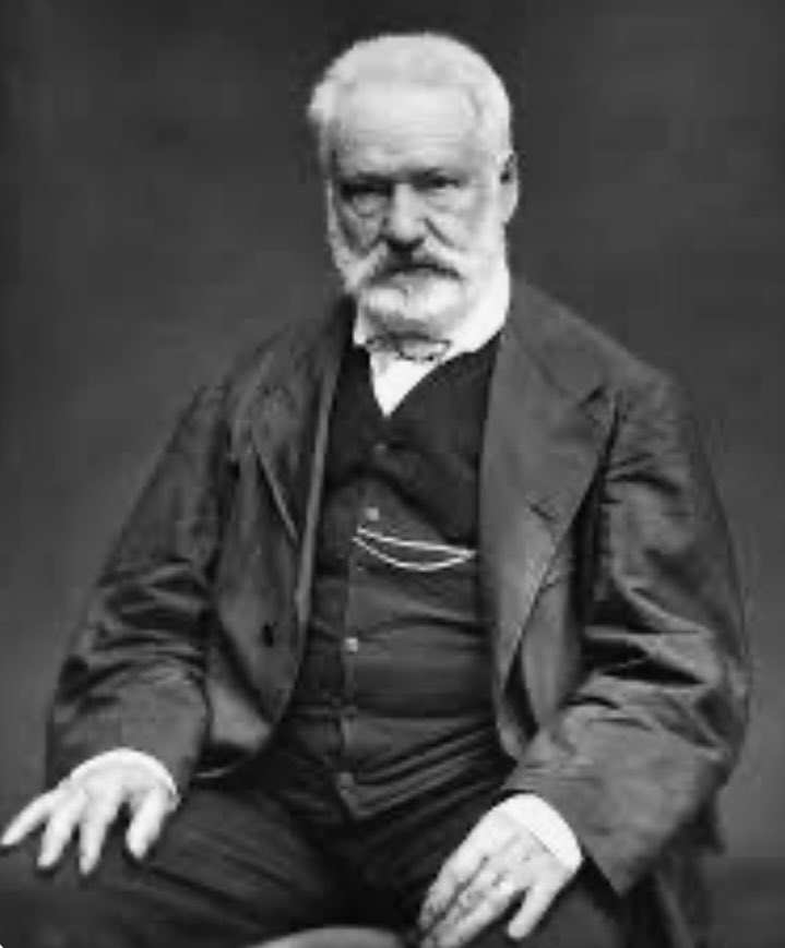 “Pena para aqueles que só amam corpos, formas, imagens! A morte destruirá tudo. Tente amar as almas, você vai encontrá-las de novo”.

Victor Hugo, poeta, escritor, dramaturgo e político.