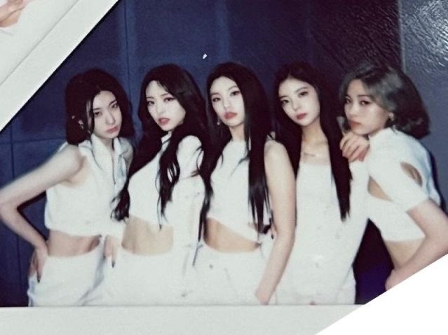 ITZY BASE tweet media