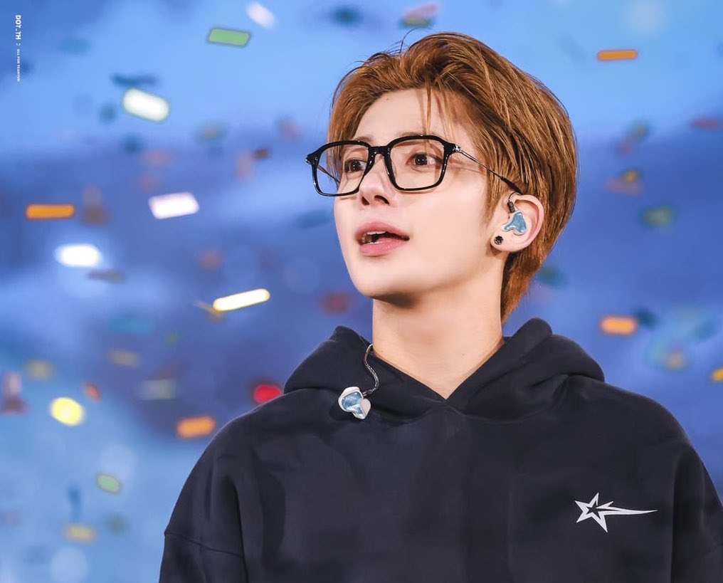 7th year: rui 𖣂 tweet media