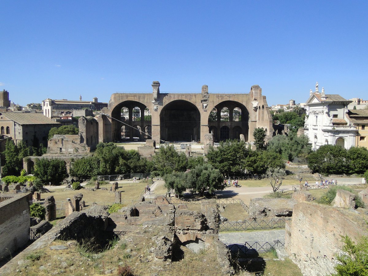 MarkWerling5's tweet image. Maximian became co-emperor today in 285, ruling the western half.  

His son, Maxentius, added this basilica to the forum.  It was used for law courts and other civic functions.  #Law #Rome