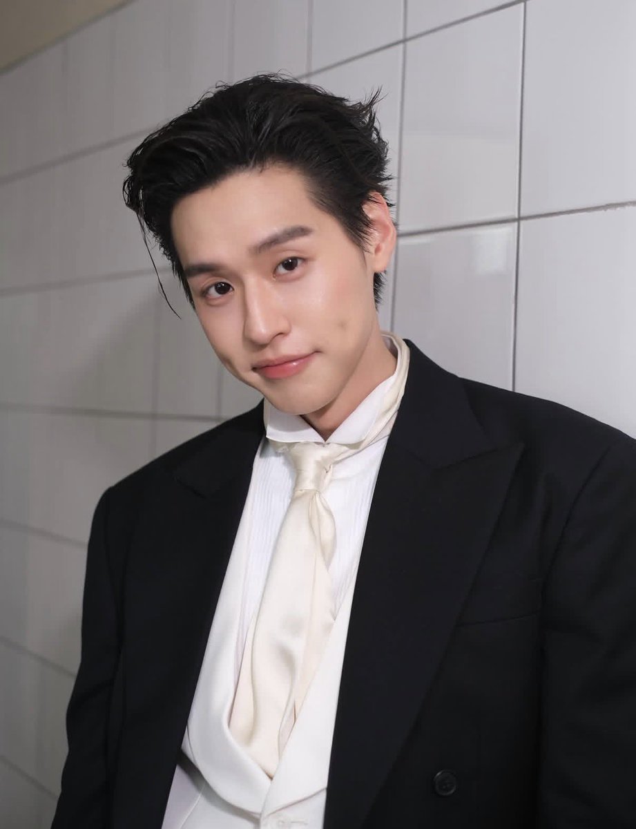 ชลก✴️ tweet media