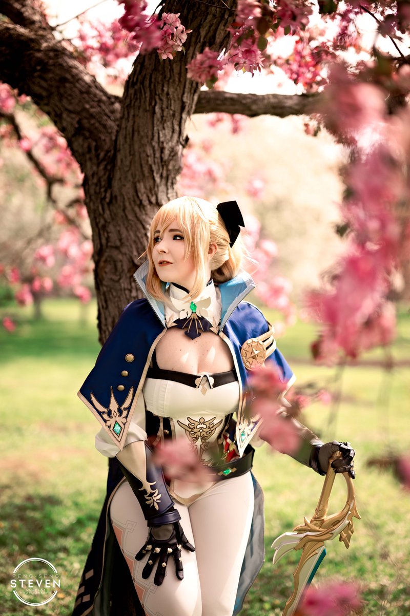 ValkyDesigns's tweet photo. With spring showing up (too slow), I'm trying to hype myself back to crafting! I've been on break since August and with Yeticon arriving fast, I need to get back to it 😂

SO, let's bring back some of my favorite Spring vibe shoots 😍

📸 @StevenPeng63264 
Cosplay @uwowocosplay https://t.co/KBYSaCSlsn