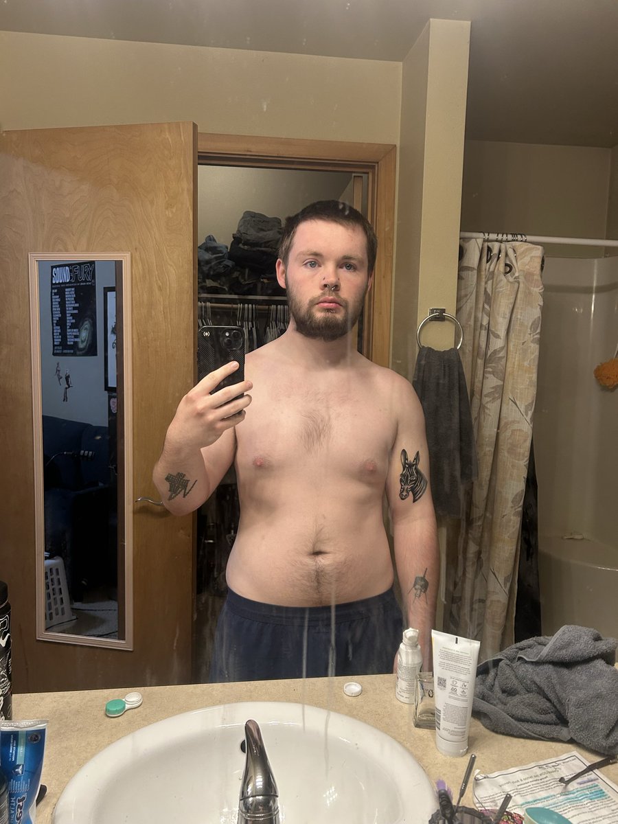 terminaldeity69's tweet photo. Gained about 1.4lbs on tour, goal is still to lose 12.8 lbs by May 20. https://t.co/sbuJo6maYW