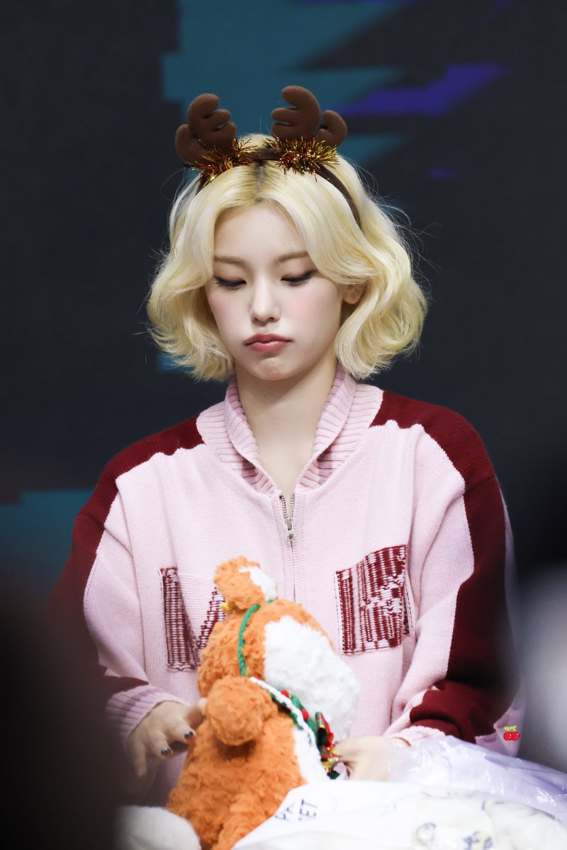 wonwon_526's tweet photo. 251223

🎀🎀

#예지 #YEJI 
#있지 #ITZY
#만우절 #AprilFoolsDay https://t.co/lYZxpAA9wb