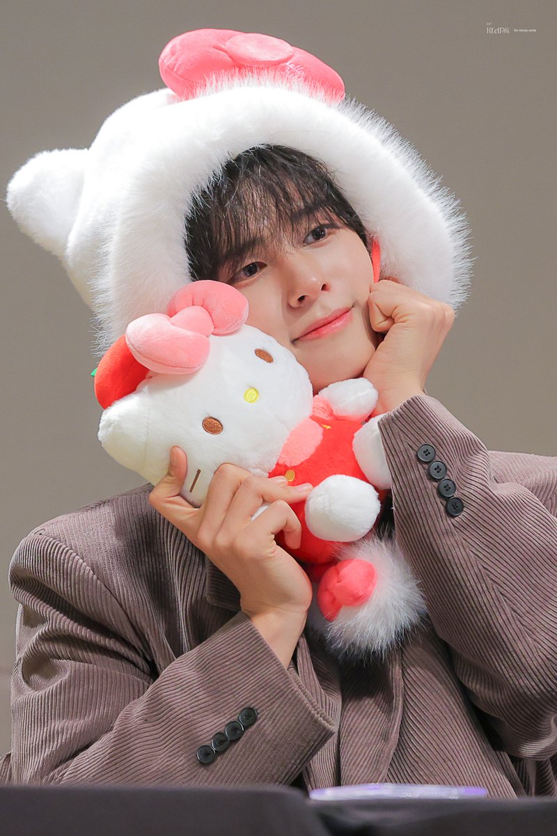 𝐍𝐄𝐀𝐑& tweet media