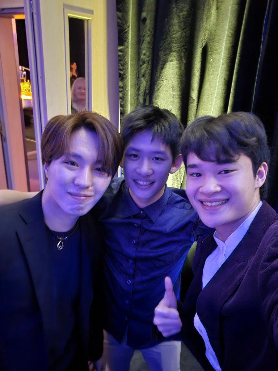 나의 아이들특. 월드 프리컷당함
특히 왼쪽은 그 전일본에서 카슌미를 해낸사람인데도