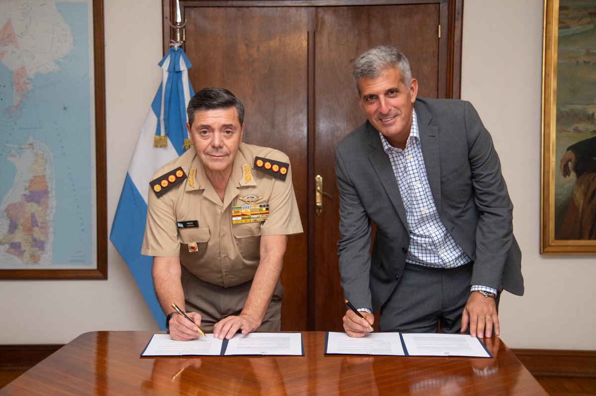 Ministerio de Defensa tweet media