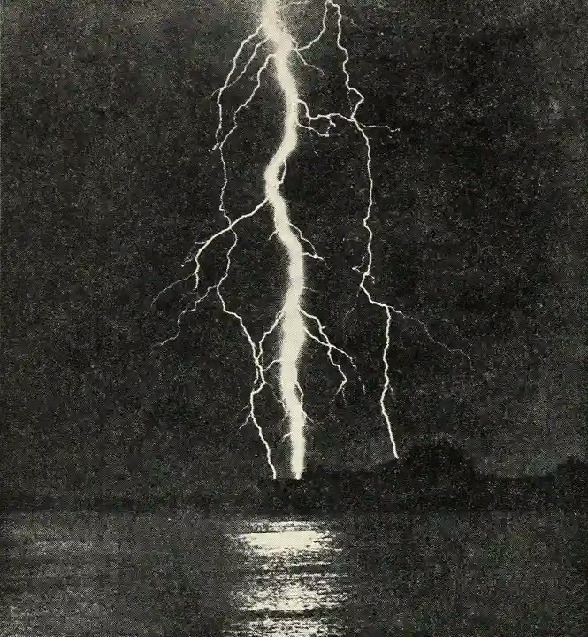 DreamOff007's tweet photo. Lightning ⚡ https://t.co/ybDmPmPZGW