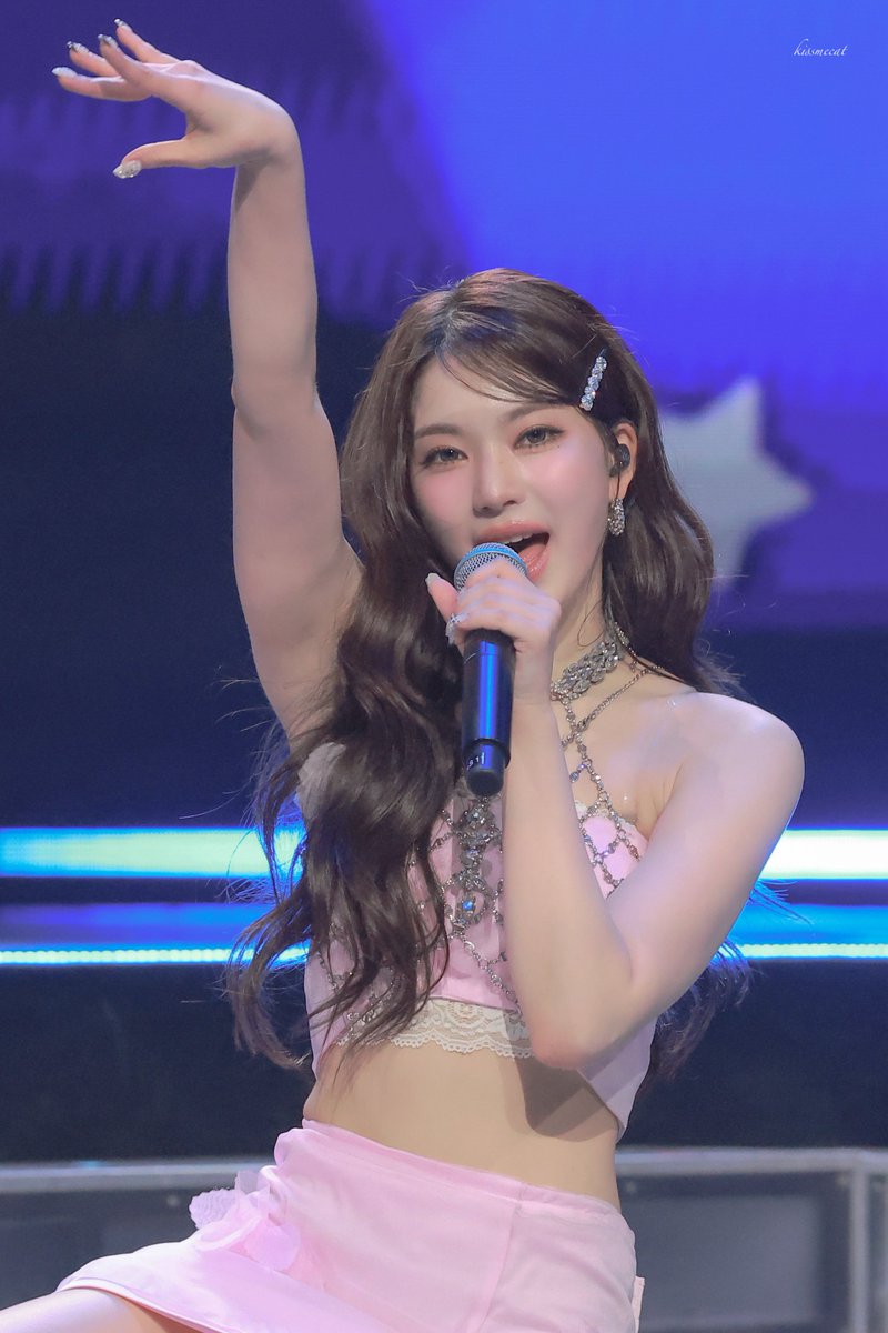 kissmecat tweet media