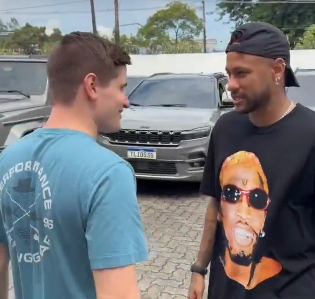 Se o Neymar fosse apenas um jovem preto da periferia de São Paulo e não um jogador famoso que foi um dos melhores da geração dele, o Pavanato estaria tratando ele como bandido e pedindo o extermínio dele, mas o Neymar é muito alienado pra perceber isso.