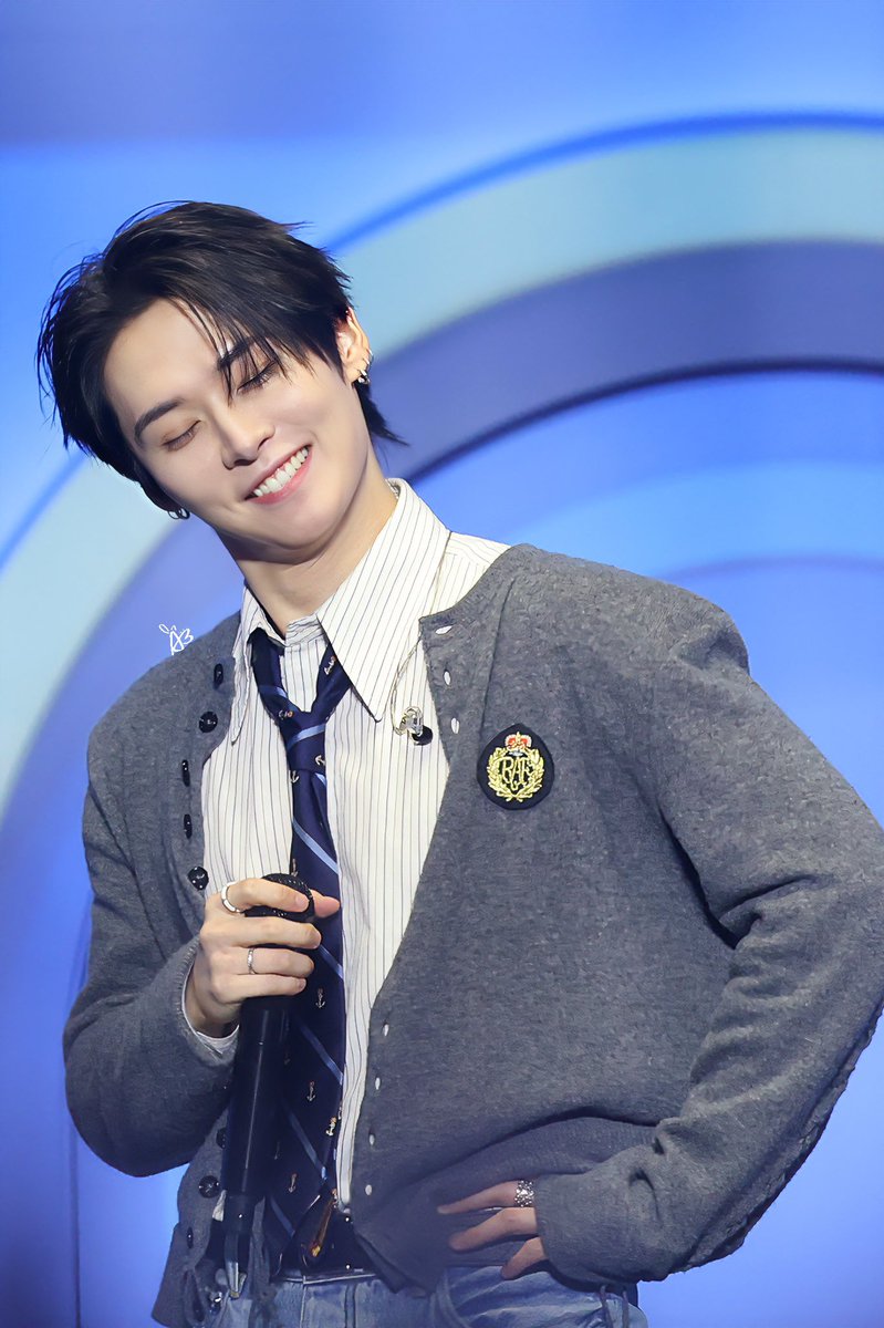 Angelknow tweet media