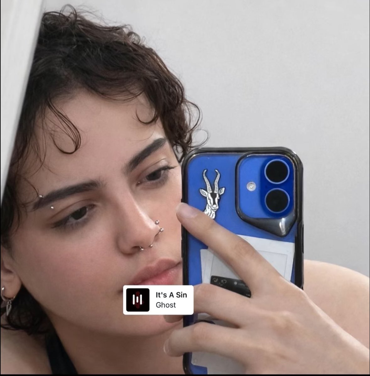 I desire violently tweet media