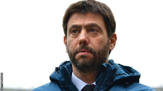 IoNonComproLaCalzetta tweet media