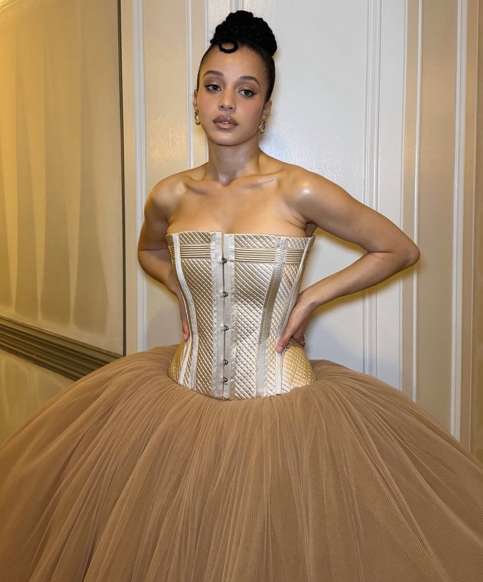 GoldenSeries tweet media