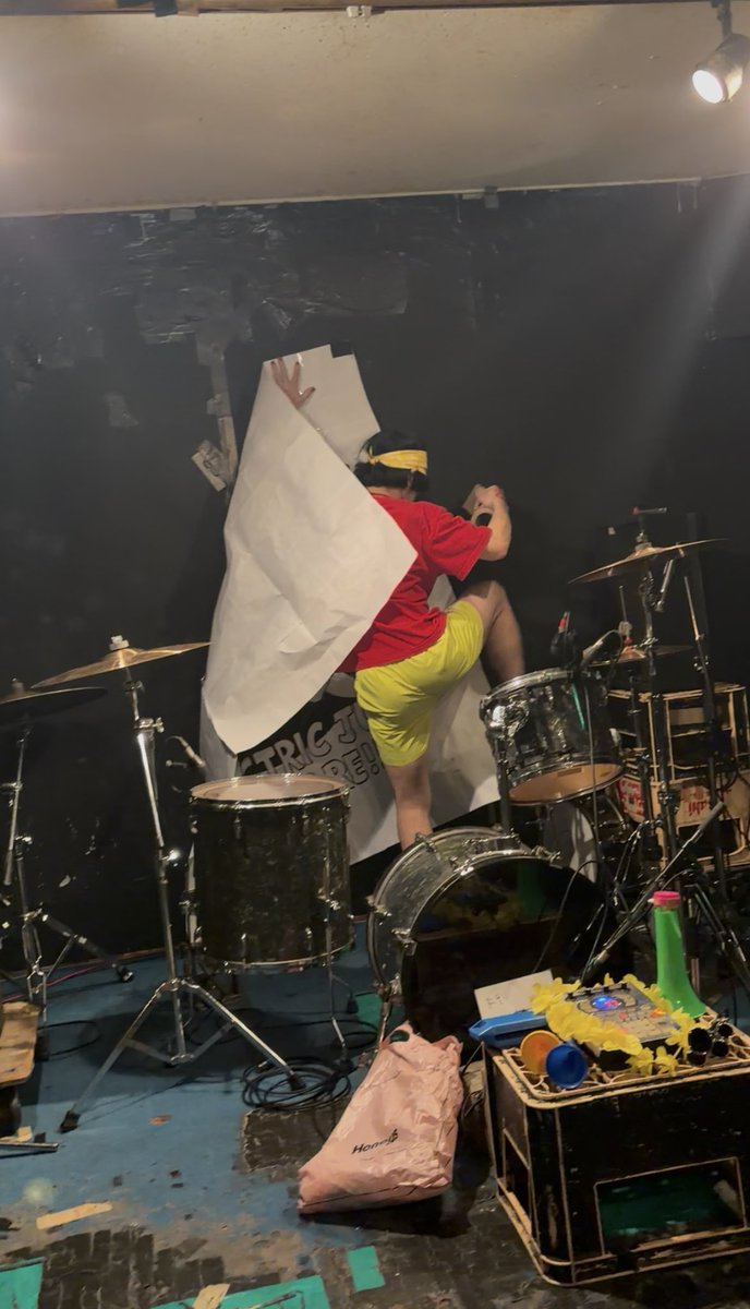 えりみ tweet media