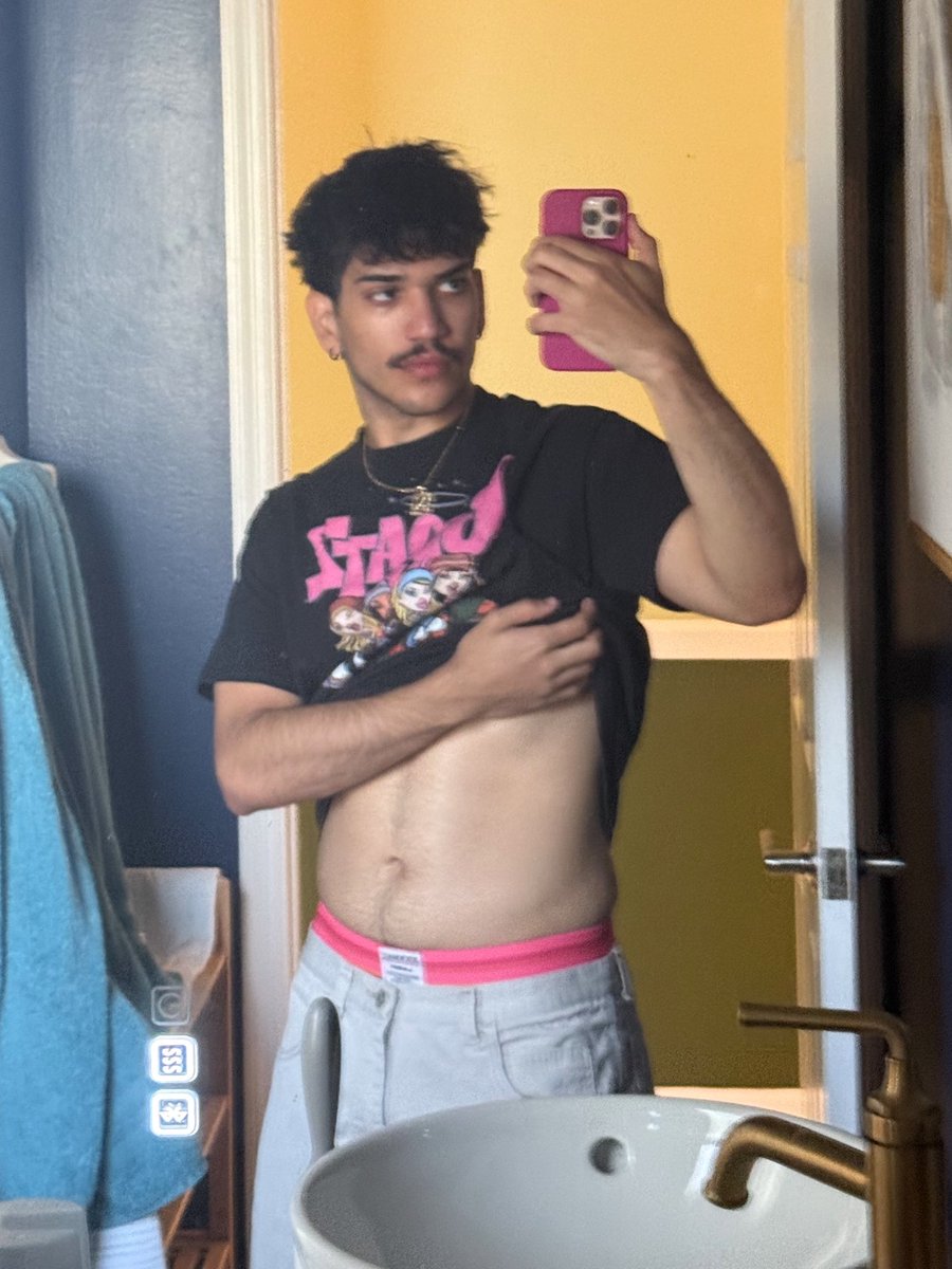 nelly 𓆩♡𓆪 tweet media