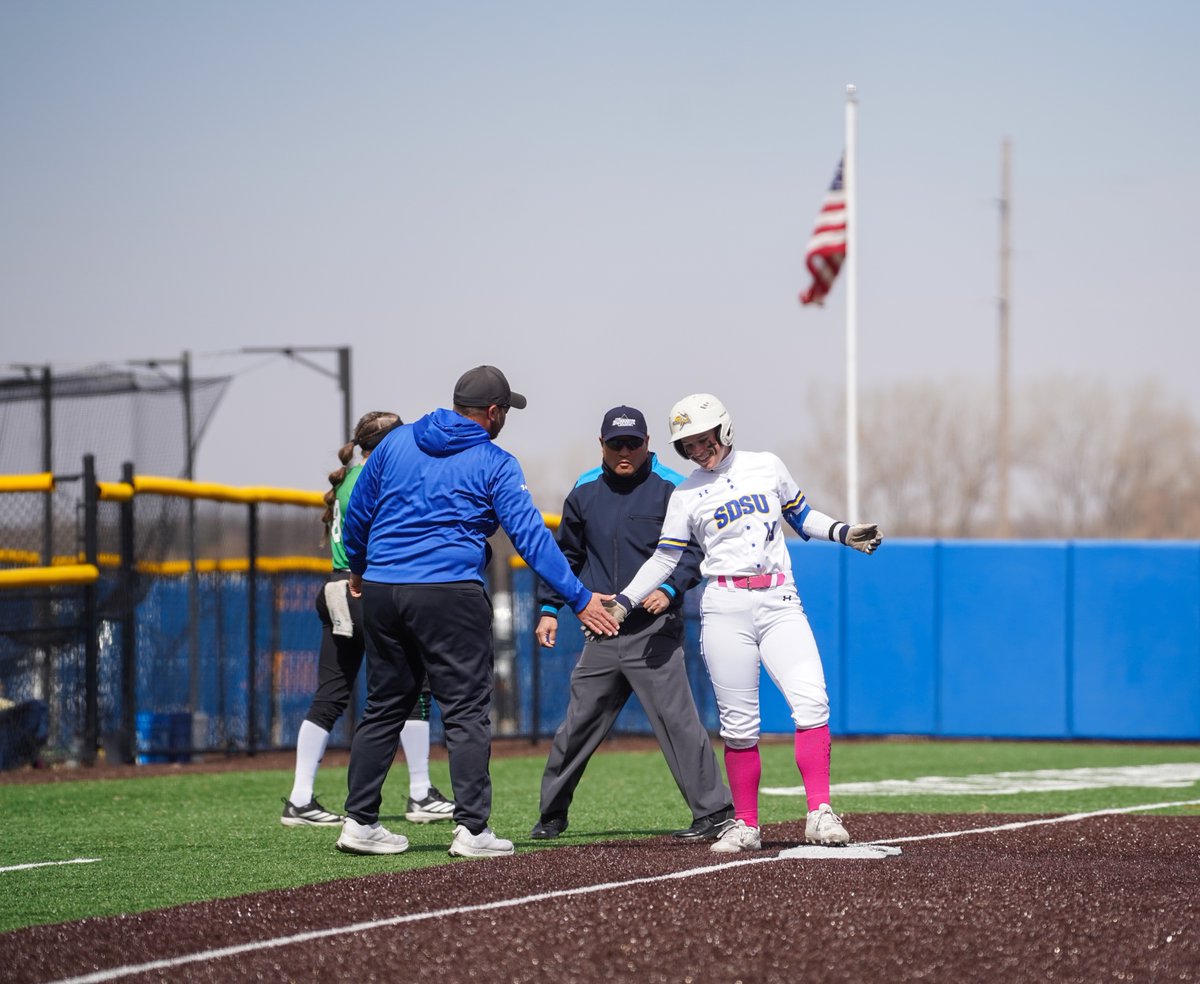 Jackrabbit Softball tweet media