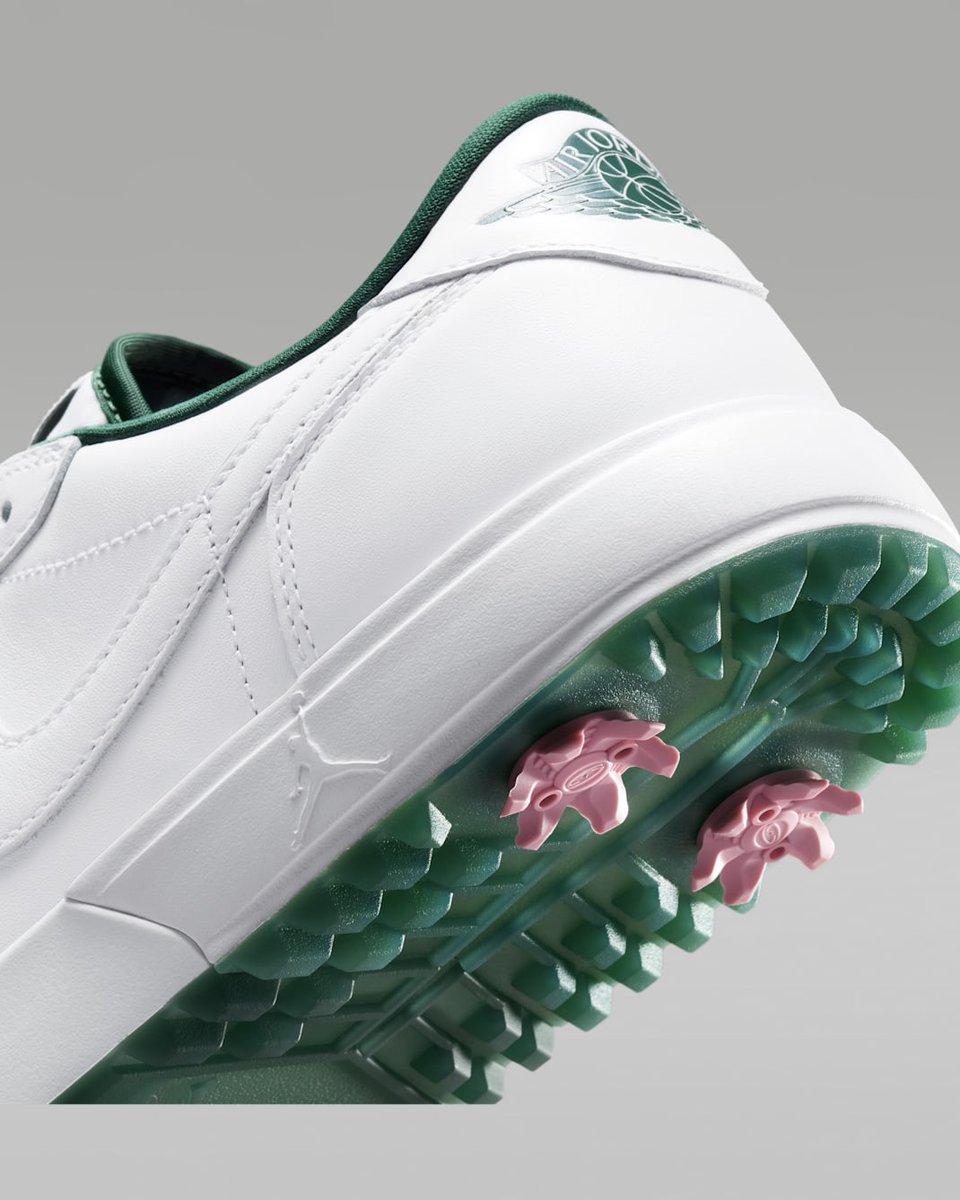 JustFreshKicks tweet media