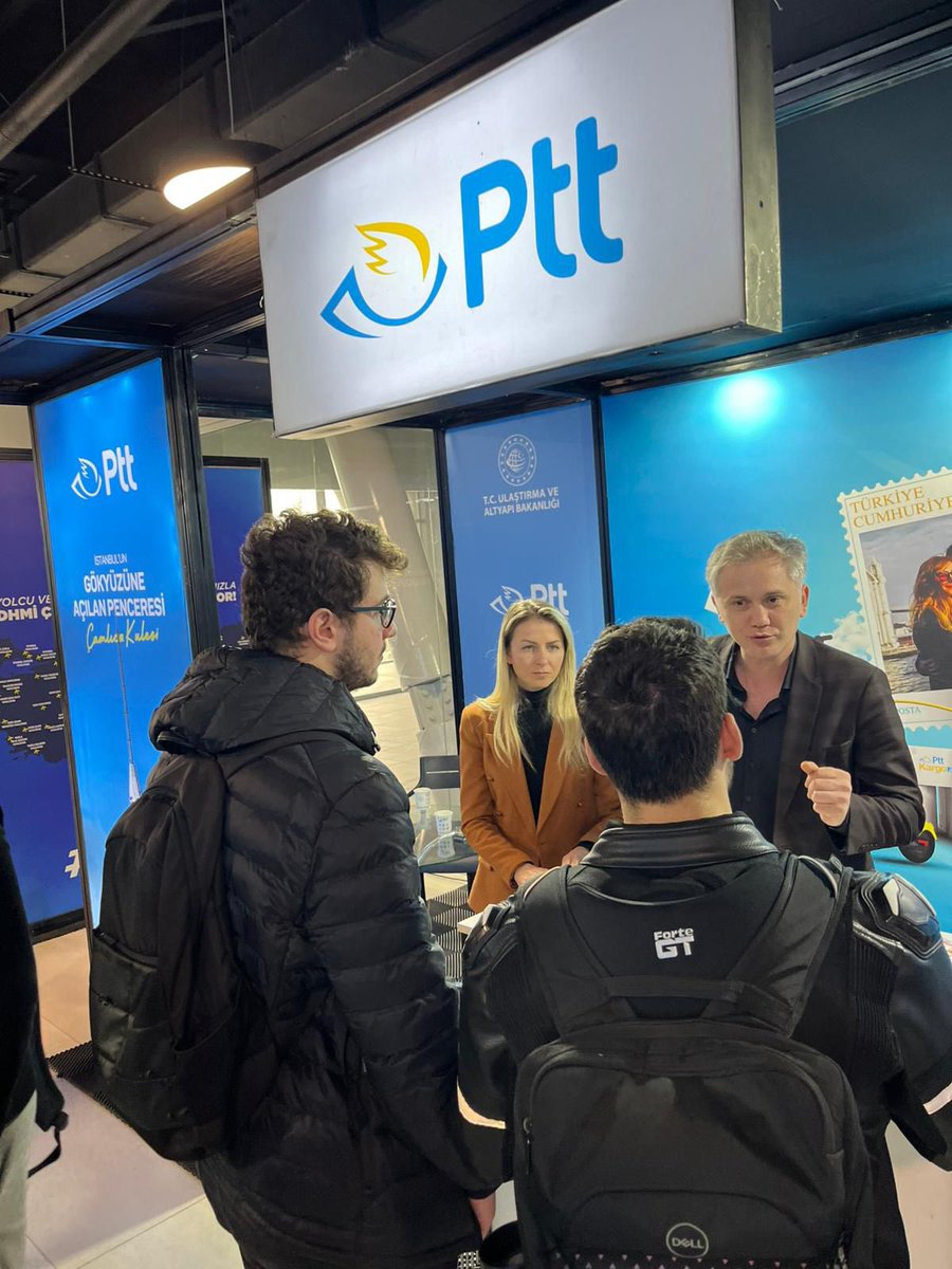 PTTKurumsal's tweet image. Ulaşım ve haberleşme dünyasının yeniliklerini #UFEST ile keşfetmeye ne dersiniz?

#PTT Ailesi olarak biz de Marmara Üniversitesi’ndeki standımızda gençlerle buluşuyoruz. Siz de bu teknoloji ve inovasyon dolu festivalin heyecanına ortak olmak için standımızı ziyaret edebilirsiniz.