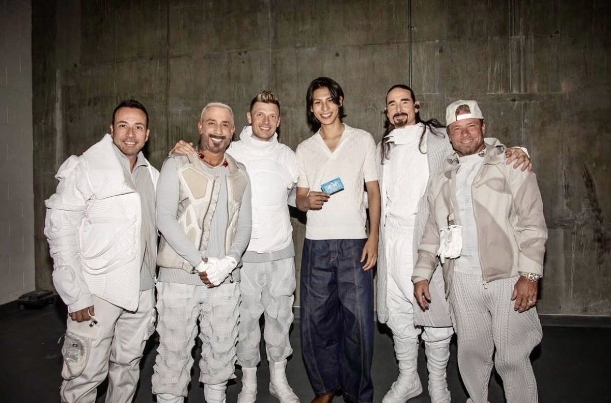 KNOWLEDGE_SUPER tweet media