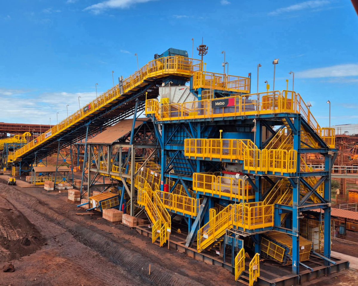 im_mining's tweet image. IM April '26 is here! We cover #batteryelectric machines, #chargingsolutions &amp;amp; #inpitcrushconvey ahead of #ElectricMine26 plus review #Canadiantechnology &amp;amp; #fleetmanagementsystems along with High Profiles on @KalTire-@Michelin, @MacLeanEng &amp;amp; #Meiteng shorturl.at/tVb93