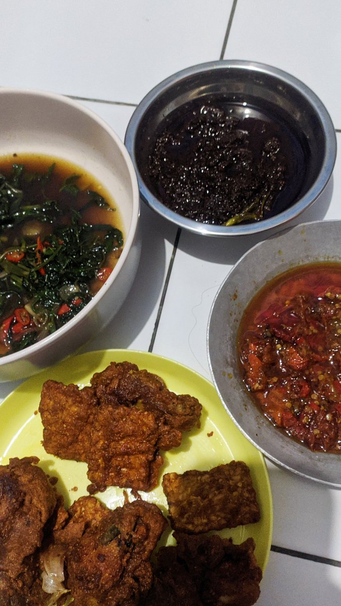 aldisedih's tweet photo. @coffebit seneng masak mas bit😆 https://t.co/Oq8mgbns89