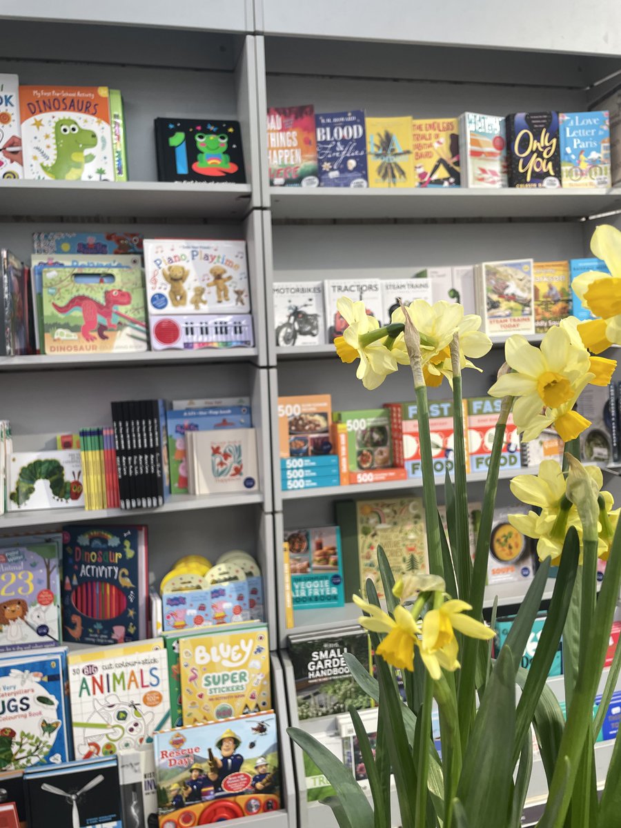 BakerTaylor_UK's tweet photo. Sundays are made for book‑shopping, browsing, and great coffee. How are you spending your weekend?

These lovely snaps were taken at Blackbrooks Garden Centres  — the perfect spot for a slow Sunday wander.

#BakerTaylorUK #books https://t.co/LXPo7T89Op
