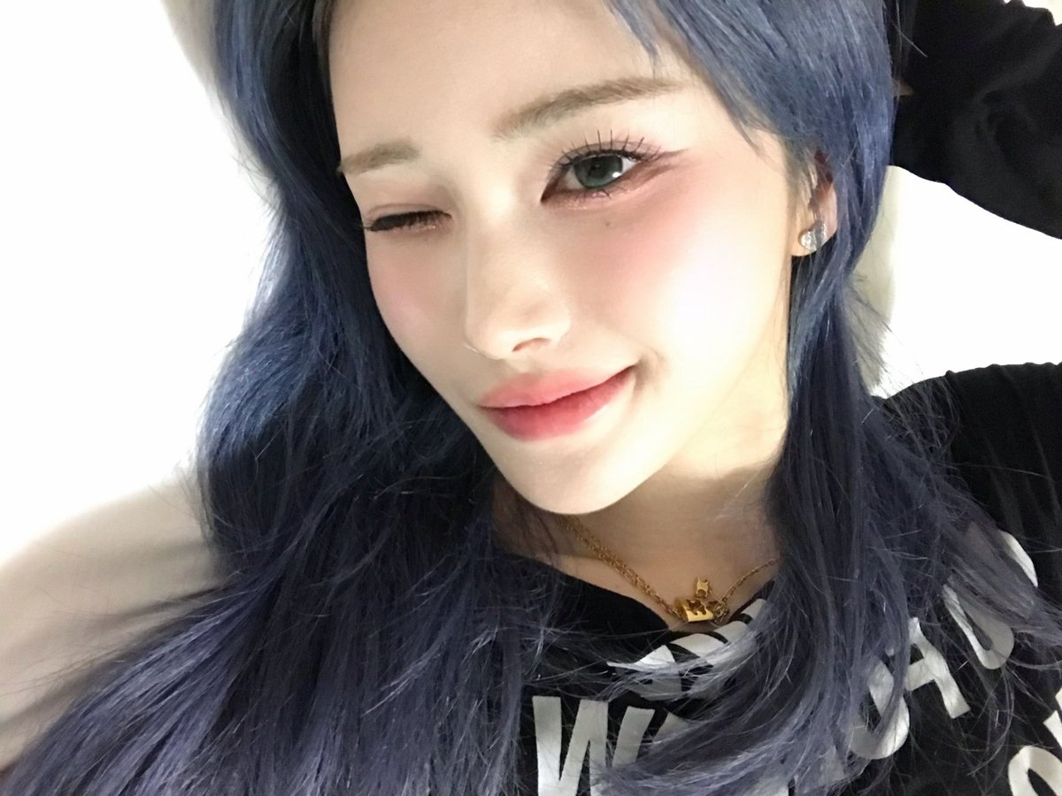 mitsouko tweet media