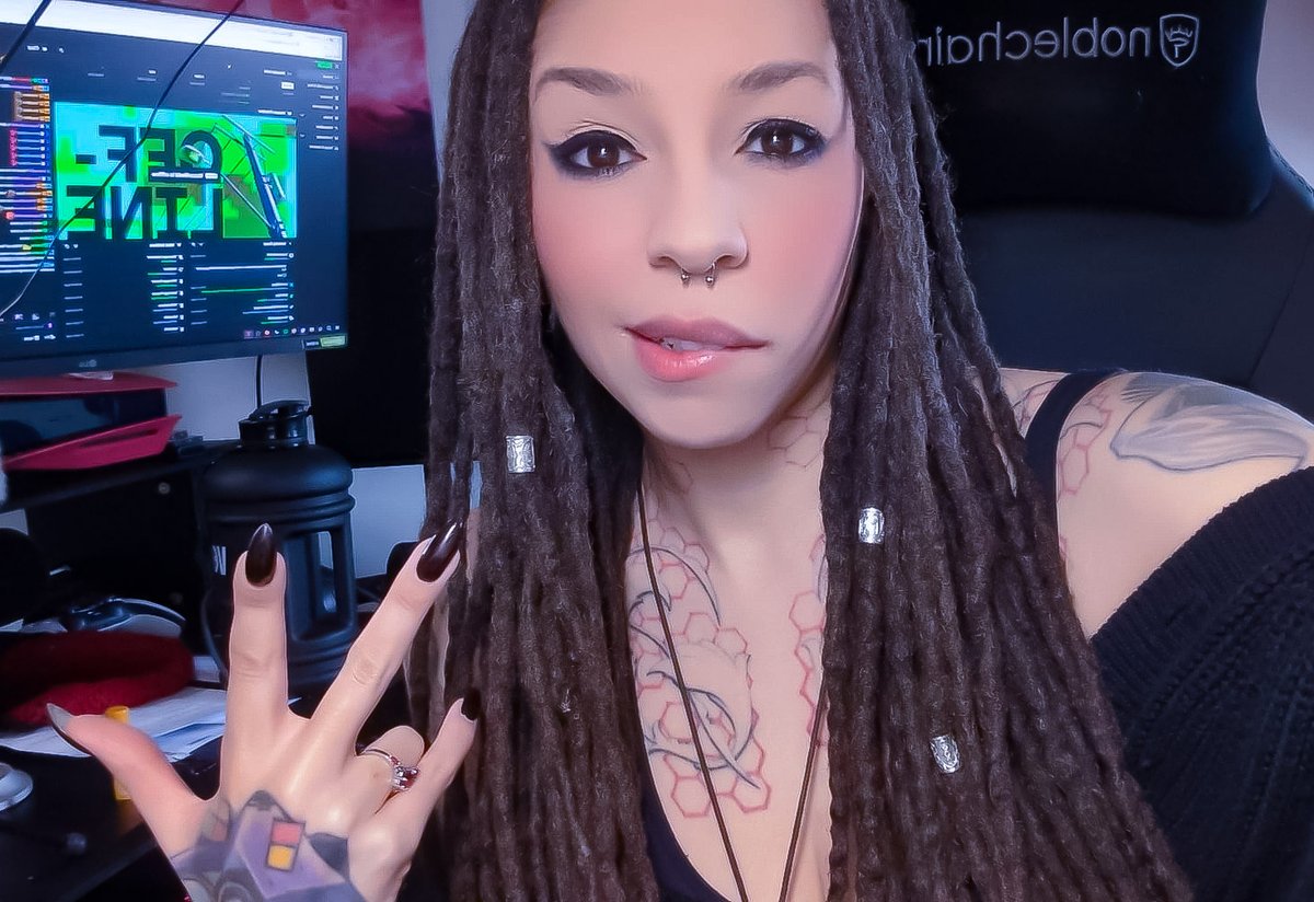 Now Live on Kick 🔥💚

Get in here for another exciting episode of this bloody painting is taking me forever 😆😭😂

Kick.com/RazorRedd