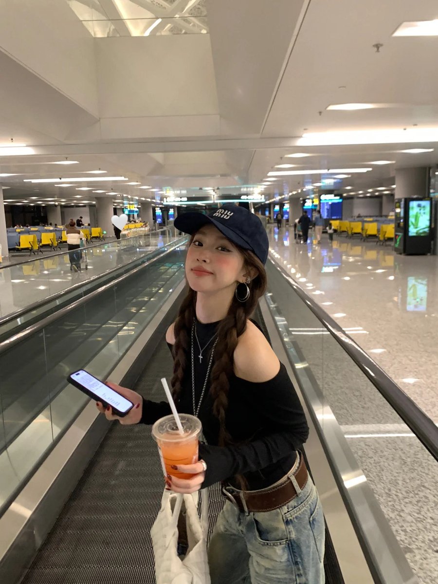 Alosa Mui tweet media