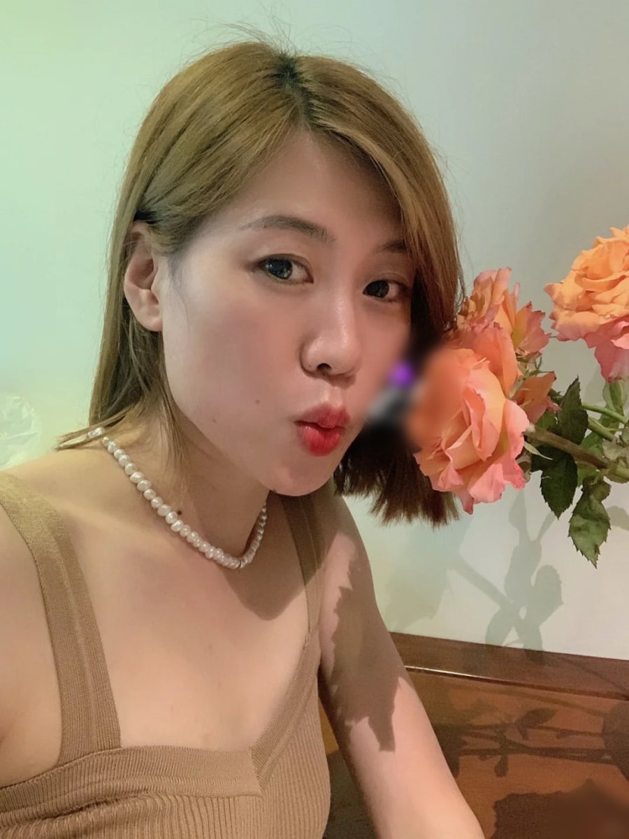 linay1228's tweet photo. 夜裡的客廳…
燈光柔和😏
有人想過來聊天嗎？ https://t.co/AxuYkSbZNv