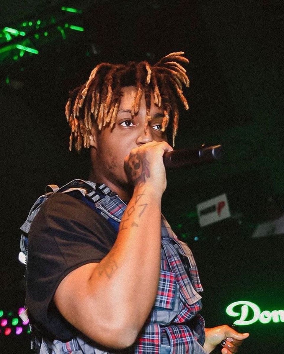 Selfless tweet media