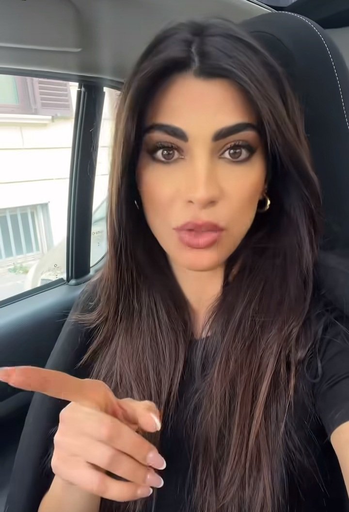 Io Sono Piena di Me SI tweet media