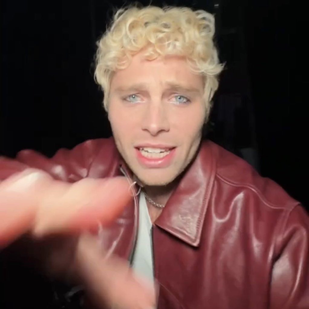 enna ★ tweet media