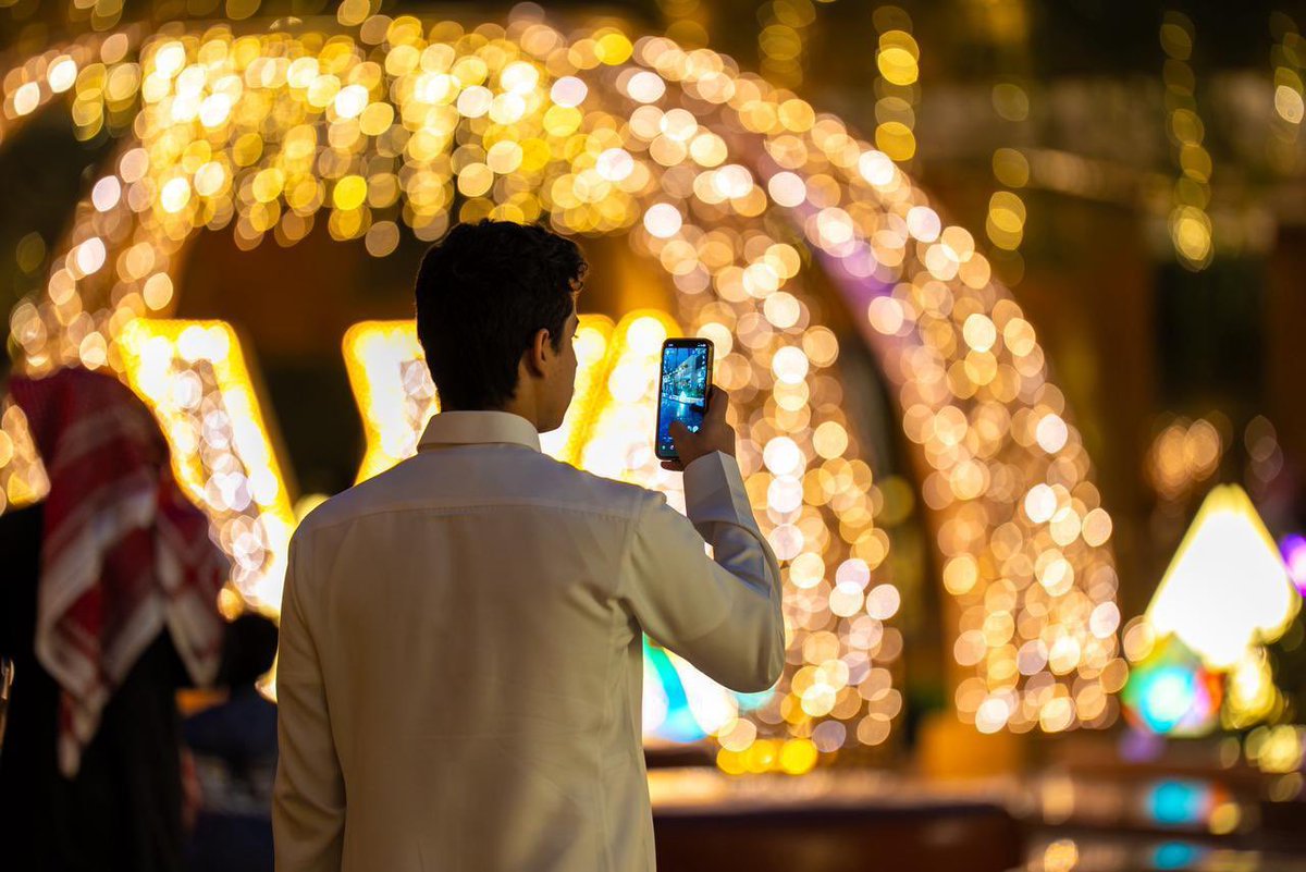 عـيشها tweet media