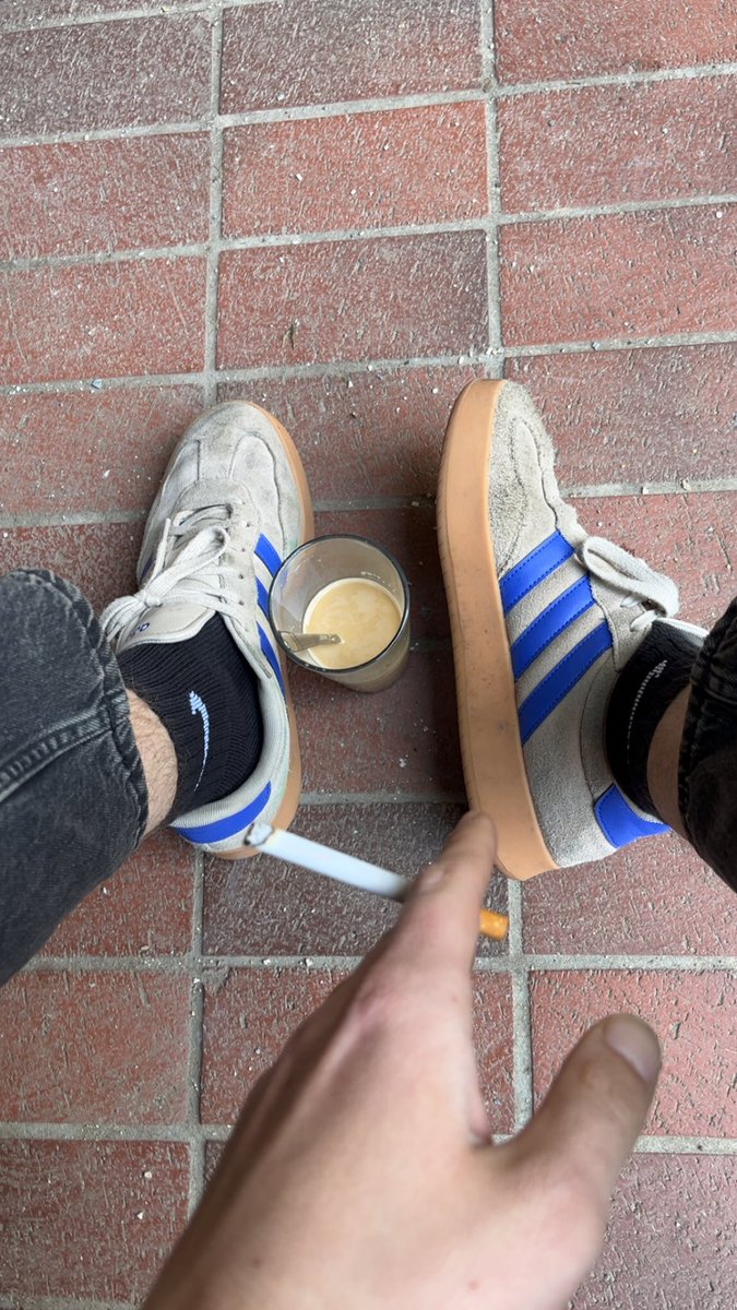 Cashmastersv's tweet photo. Smoke break 👟🖕🏼

Findom findomnl findomsub cashslave moneyslave cashmaster feet foot footslave feetslave https://t.co/60AAFaewE7