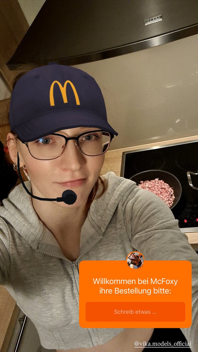 FinaFoxy tweet media