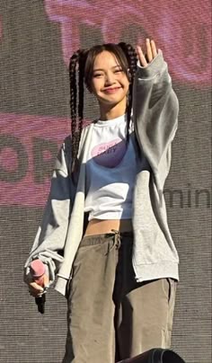 Devora Bea tweet media