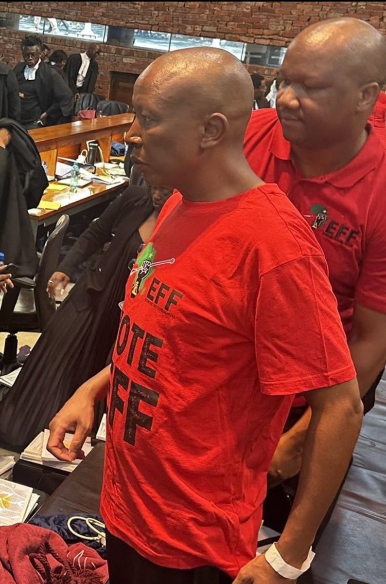 ThandoZ27 tweet media